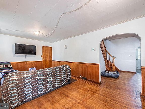 4th image of 5111 Ardmore Way