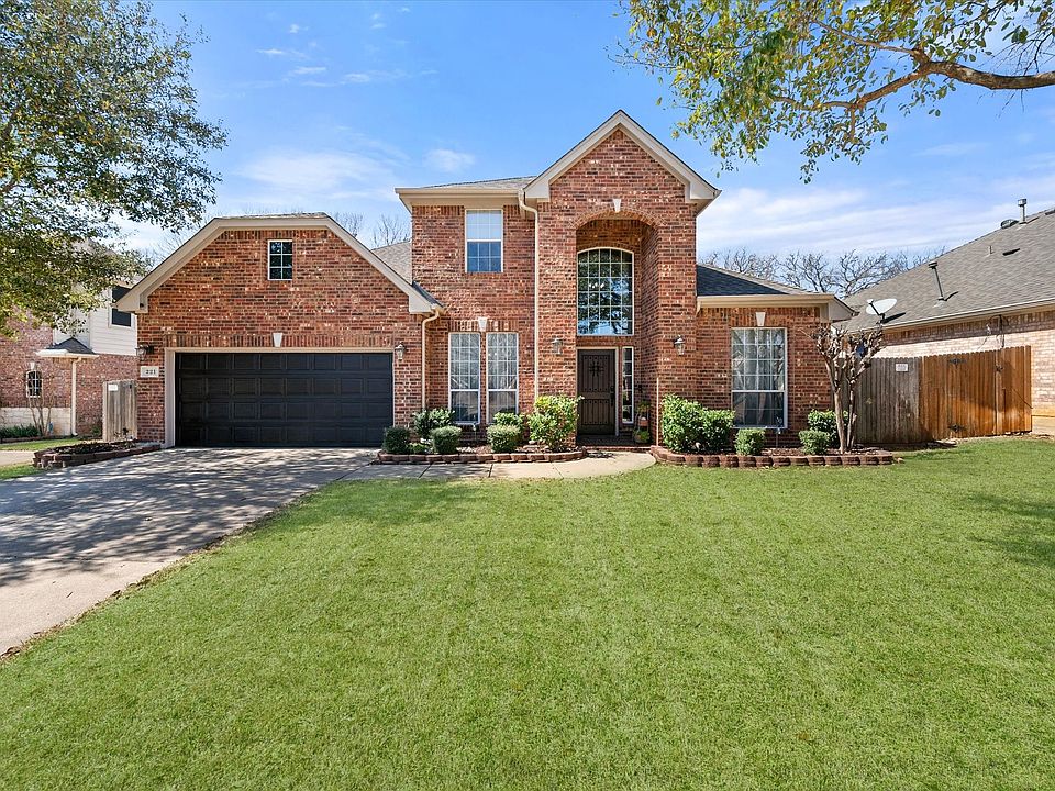1st image of 221 Bluebonnet Trl