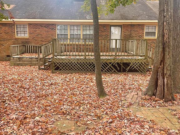 2nd image of 3200 Briarcliff Drive