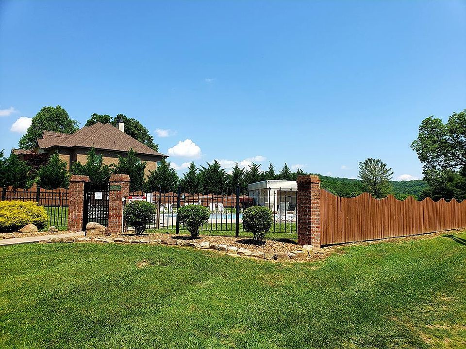 2nd image of 1421 Plantation Vw