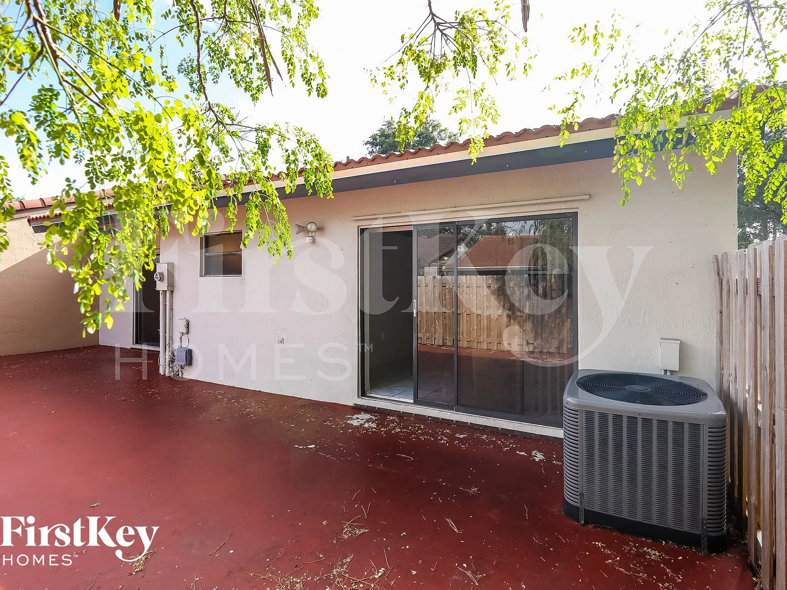3 bed, 2.0 bath, 1832 sqft, $4,290 — Photo 2