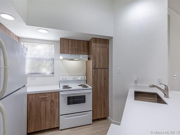 2nd image of 12840 Vista Isles Dr APT 622