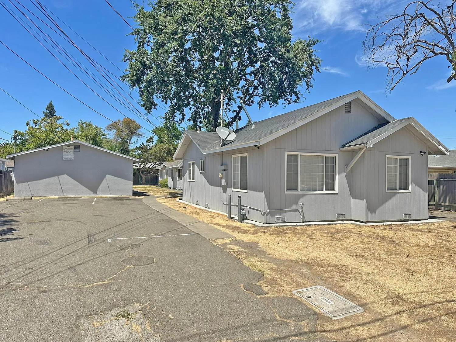 1705 Kenwood St photo 1