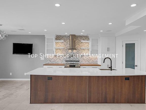 3rd image of 700 Grand Ave #3202