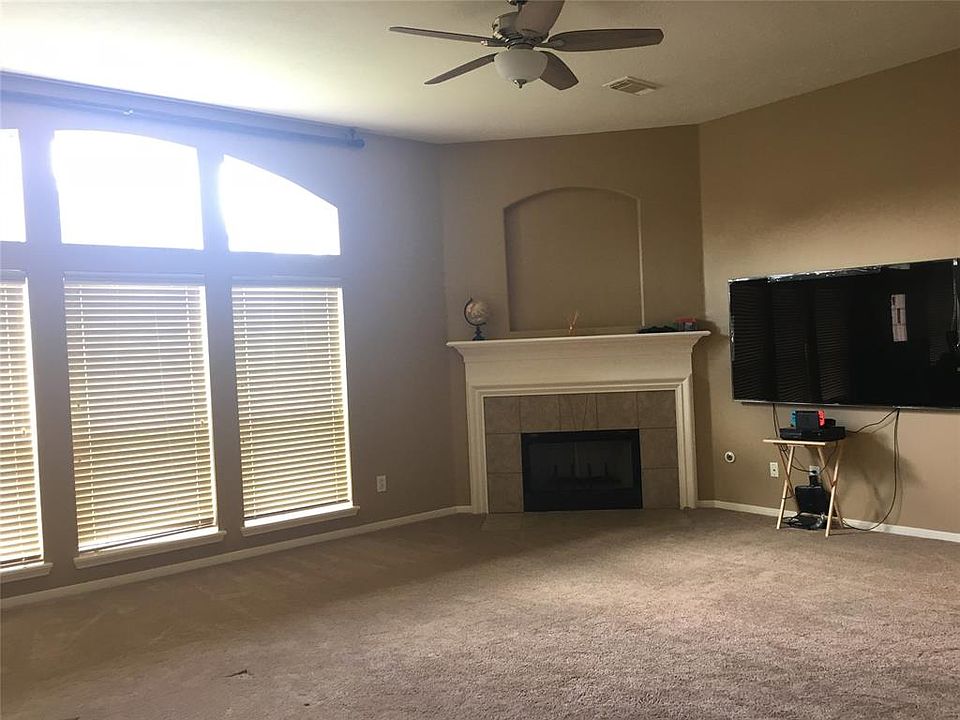 1st image of 2610 Colony Knolls Ct