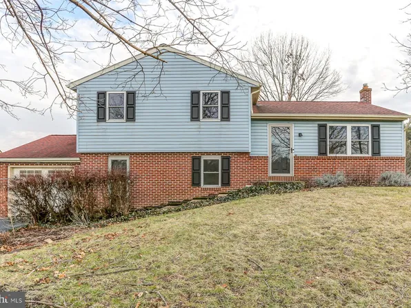 552 Church St, Mount Joy, PA 17552