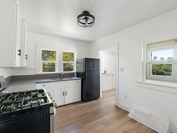 3rd image of 655 Edgar Ave