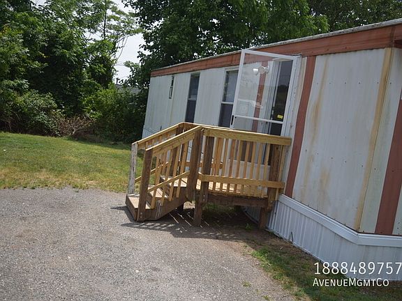 3rd image of 715 23rd St NW #14