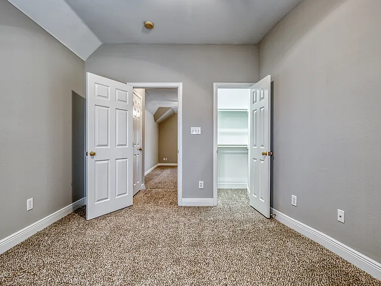 6533 Riveredge Dr — Photo 54