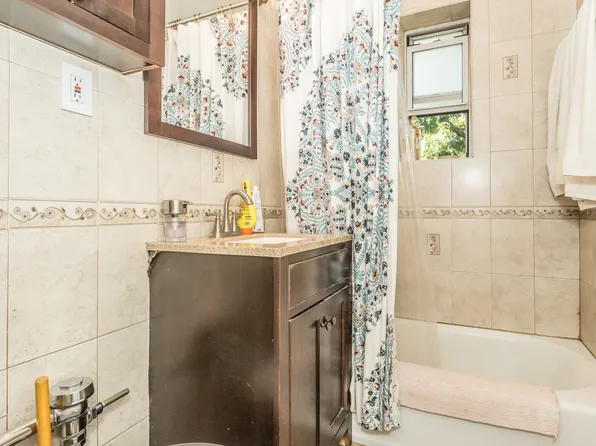 51-28 30th Avenue image 10 of 21