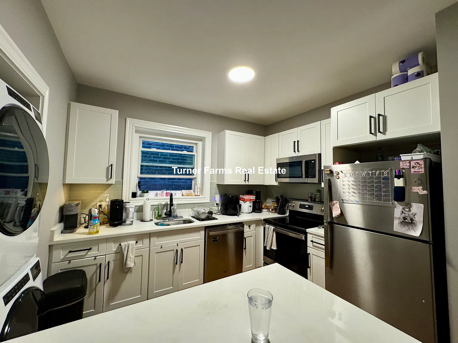 4 bed, 9999 sqft, $8,500 — Photo 2
