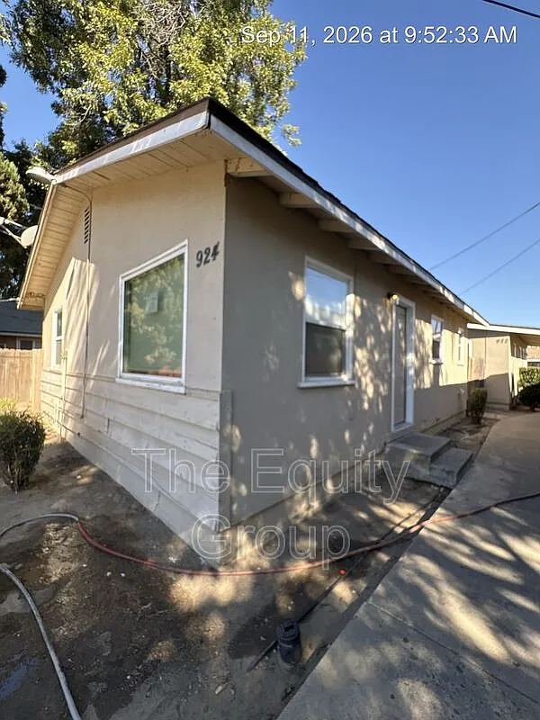 2 bed, 1.0 bath, 750 sqft, $1,250 — Photo 1