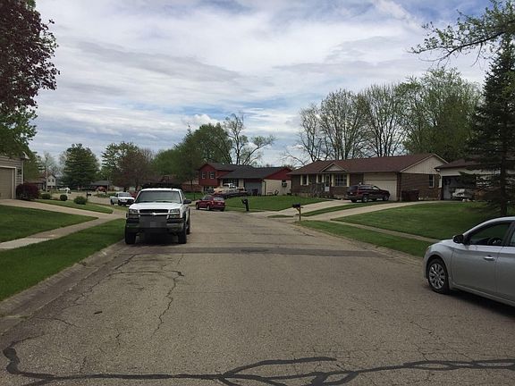 5th image of 625 Royston Dr