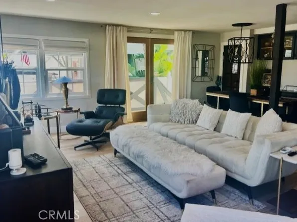 202 Tremont Dr, Newport Beach, CA 92660