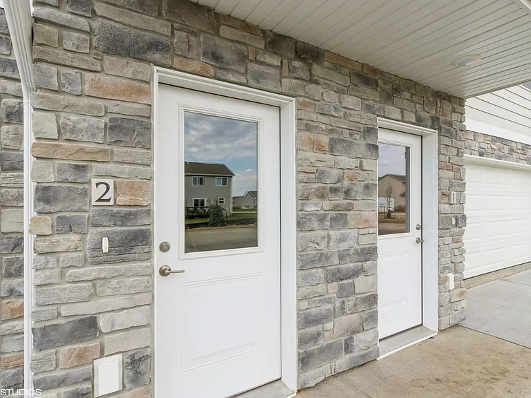 Big Ben Townhomes — Photo 4
