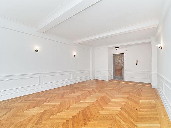 4th image of 600 W 111th St #5E1