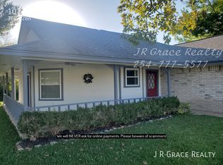 1013 December Dr, Hewitt, TX 76643