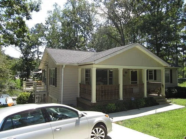 1112 Dogwood Dr
