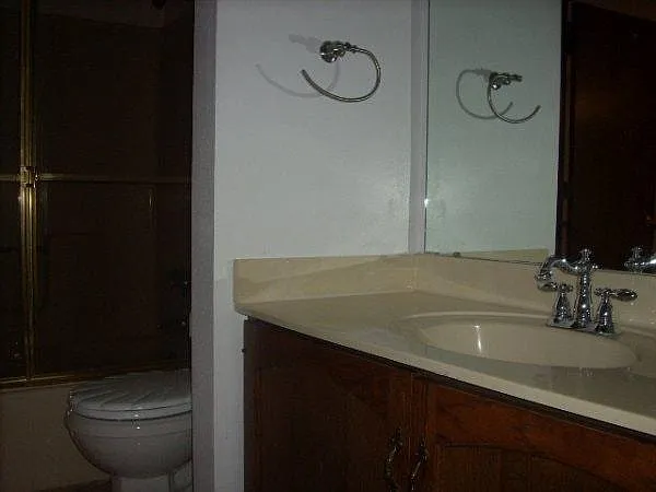 Bathroom (third floor adjoining Master Bedroom)