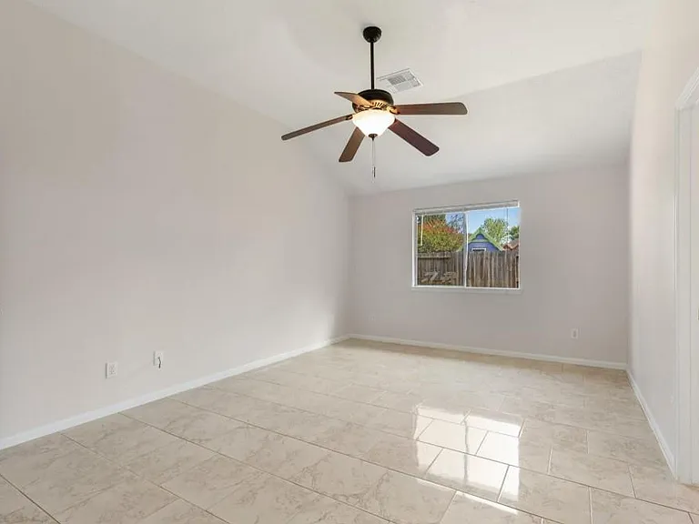 21812 Whispering Forest Dr — Photo 13