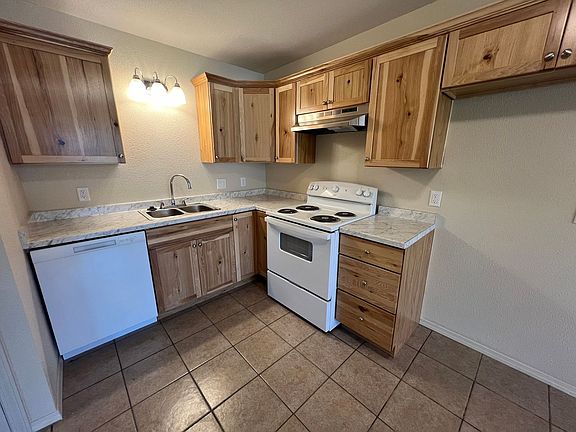 5th image of 210 N 44th St