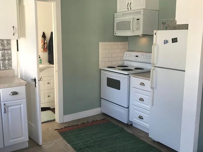 515 Foote St SW #4 — Photo 10