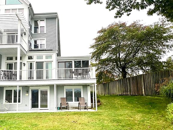 5th image of 22 Union Point Rd Unit 22