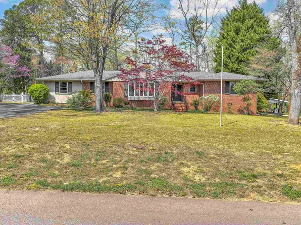 14 Yorkshire Dr, Greenville, SC 29615