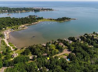 5 Island Bay Cir, Guilford, CT 06437