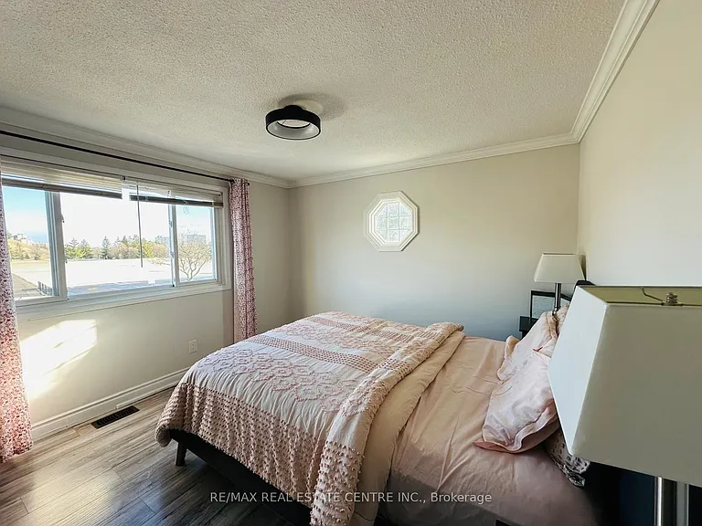 1 Havenbrook Ct — Photo 8