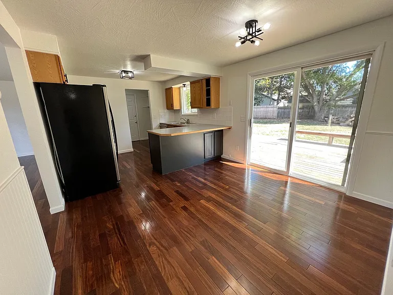 394 S Harlan Pl — Photo 12
