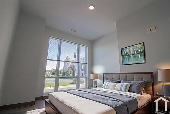 2 bed, $1,293 — Photo 3