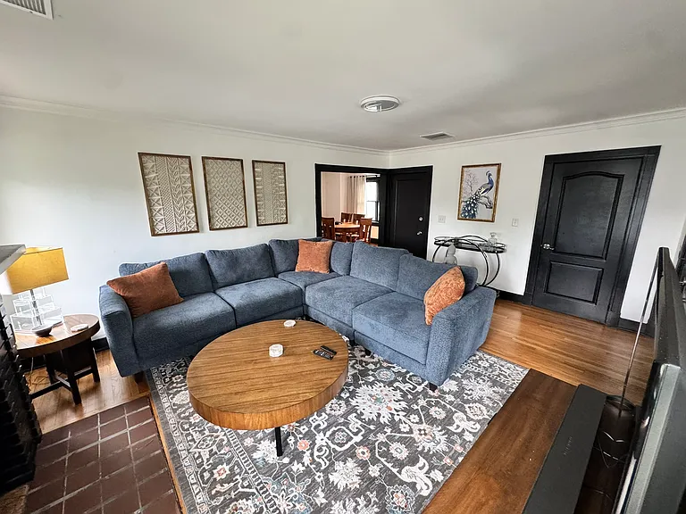 5514 Paseo Blvd — Photo 2