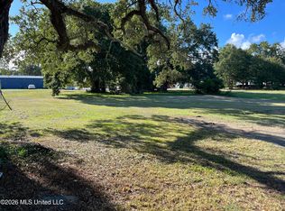 207 Palmetto Ln, Gulfport, MS 39507
