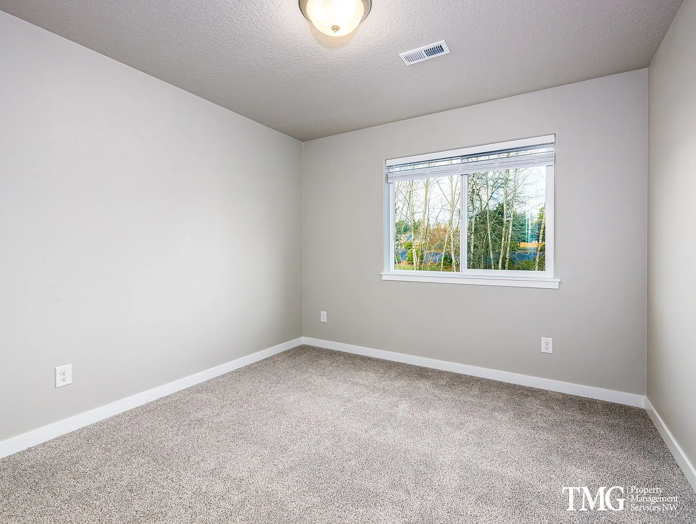 Newer Townhome in Minnehaha w/ 3 Bedroom 2.5 Bath! — Photo 3