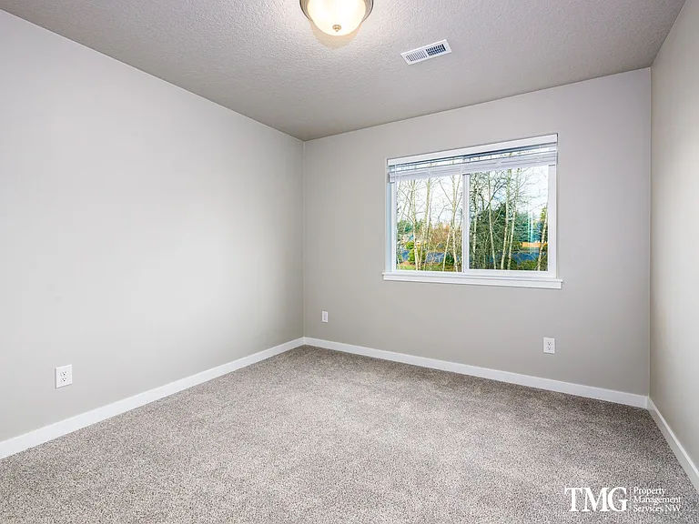 4802 NE 37th Ct — Photo 15