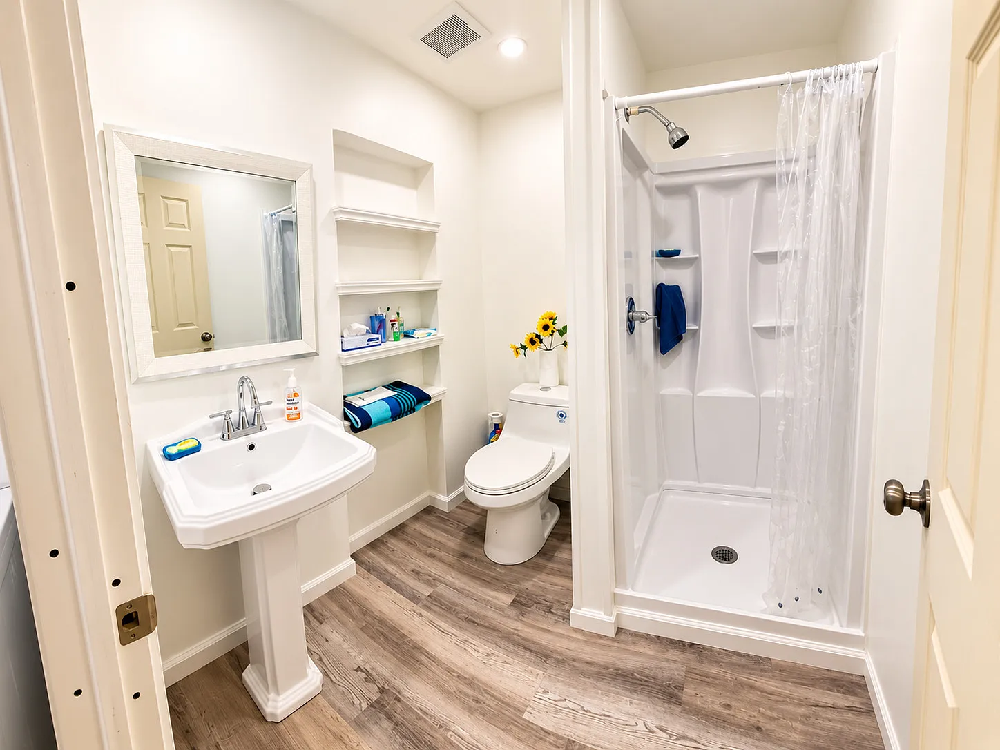 5 bed, $899 — Photo 2