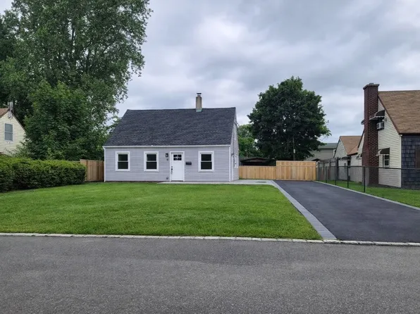 (undisclosed Address), Westbury, NY 11590