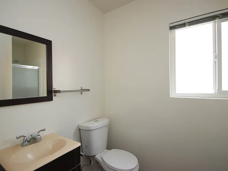 132 N Allen Ave #7 — Photo 15