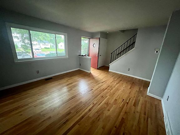 3rd image of 116 S Christine Cir