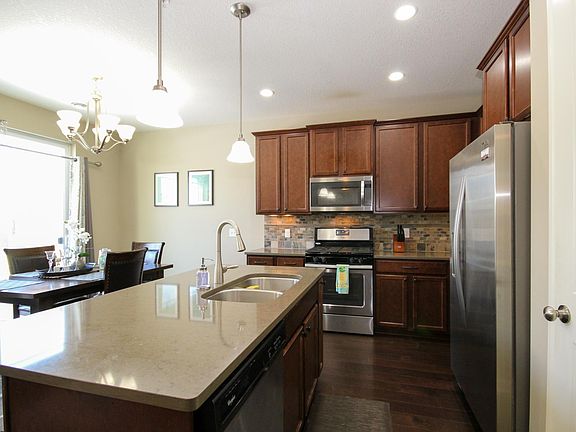 5th image of 12569 Naples St NE Unit B