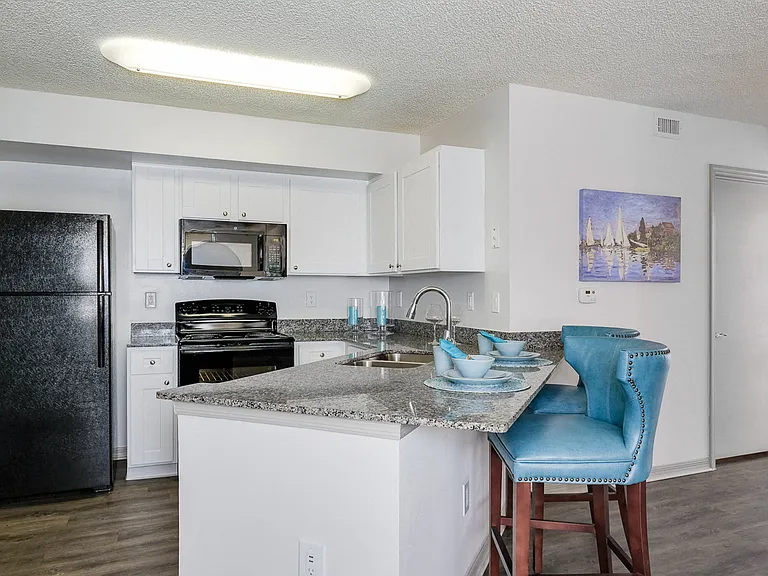 500 Malabar Rd SW — Photo 44