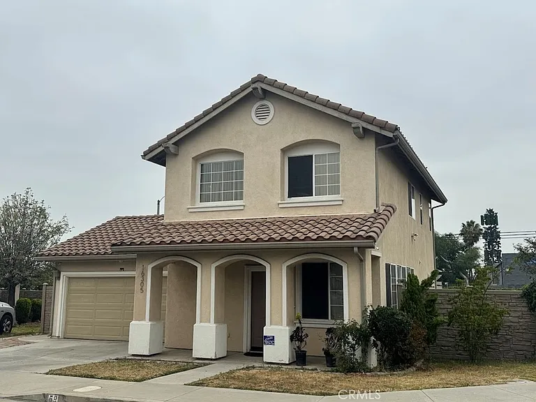 16305 E Cherry Blossom Ln — Photo 2