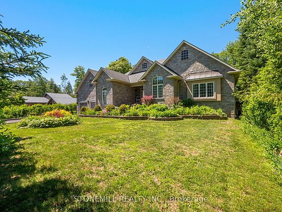 2nd image of 868 Eastdale Dr