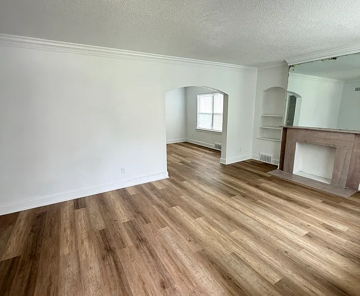991 Terry Cir — Photo 3