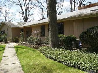 8 Stafford Ave, Woodbury, NY 11797