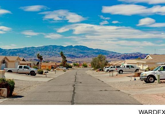 3rd image of 3200 Arapaho Dr