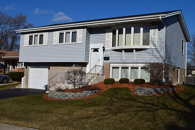 1st image of 9013 Oakwood Dr