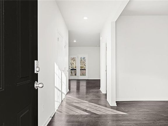 4th image of 196 Embry Blvd