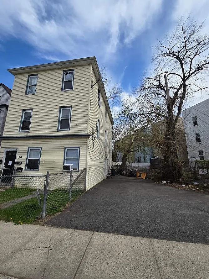 Building Photo - 54 Princeton St #2A